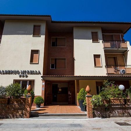 Hotel Mirella Castiglione della Pescaia Buitenkant foto