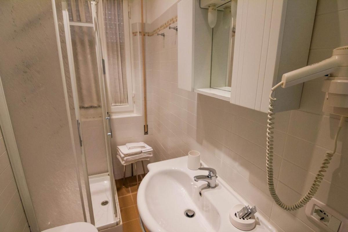 Hotel Mirella Castiglione della Pescaia Kamer foto