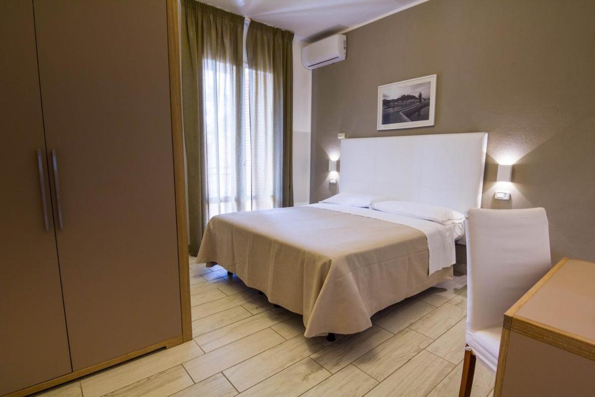 Hotel Mirella Castiglione della Pescaia Buitenkant foto