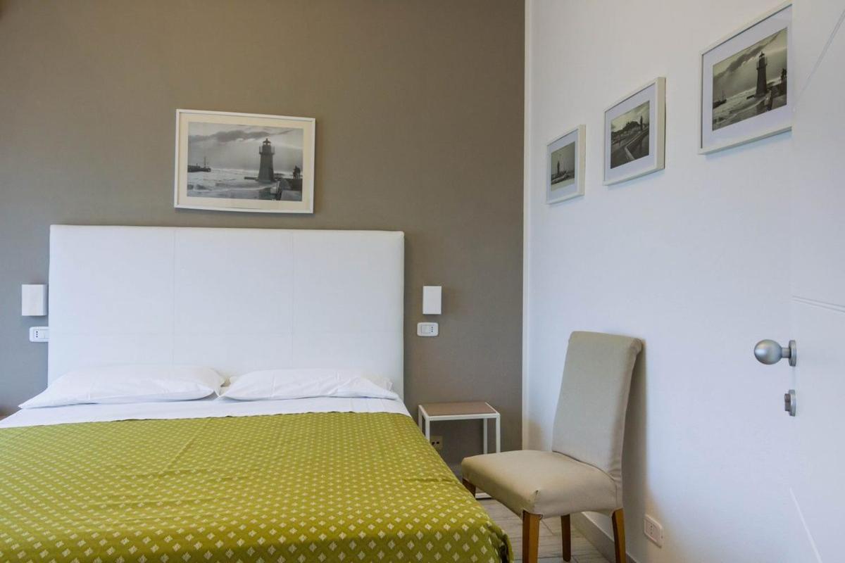 Hotel Mirella Castiglione della Pescaia Buitenkant foto