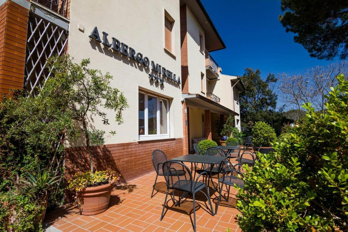 Hotel Mirella Castiglione della Pescaia Buitenkant foto